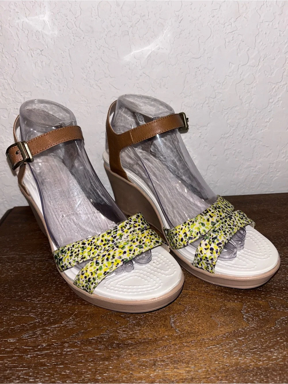 CROCS Leigh II Ankle Strap Wedge Sandal Shoes